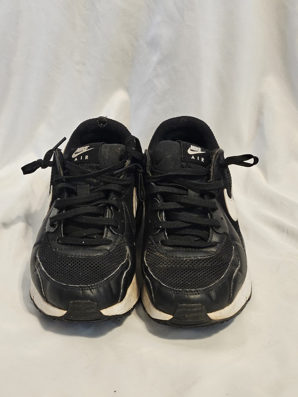 NIKE- Women's Air Max Excee, Black & White Sneakers SZ 8.5